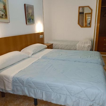 Hostal Gran Via Levante Torrevieja Extérieur photo