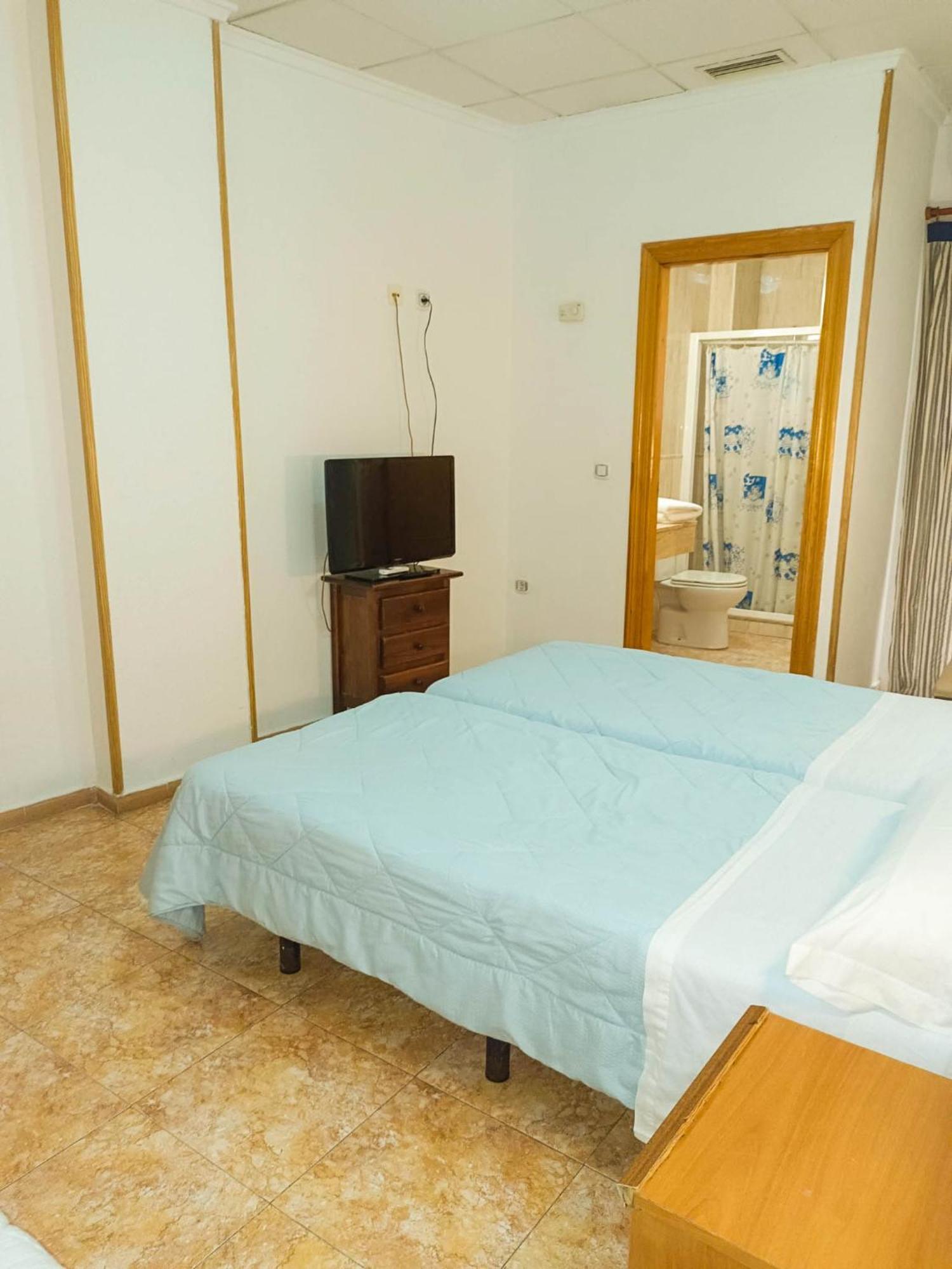 Hostal Gran Via Levante Torrevieja Extérieur photo