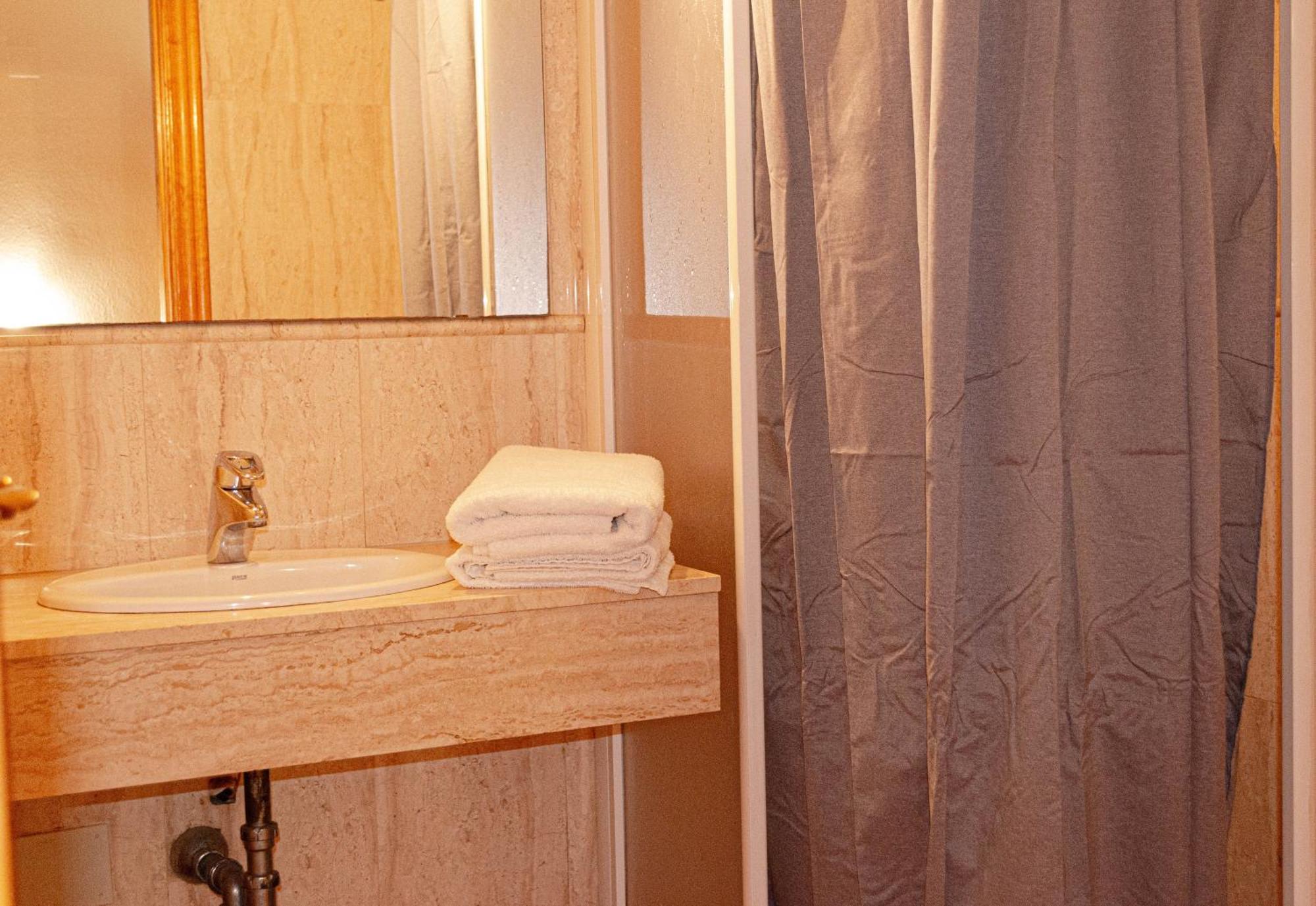 Hostal Gran Via Levante Torrevieja Extérieur photo